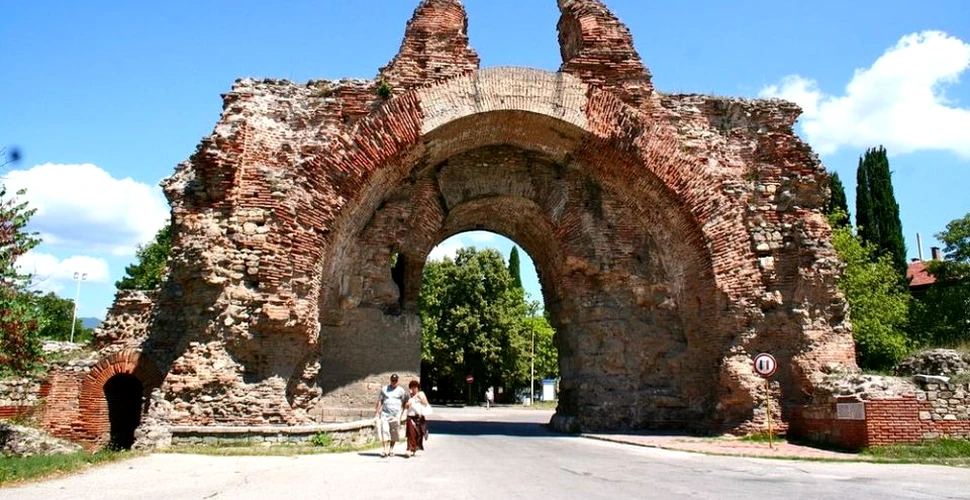 Hisarya, oraşul antic devenit puternic după cucerirea romană a Traciei. Se află la circa 350 de km de Bucureşti