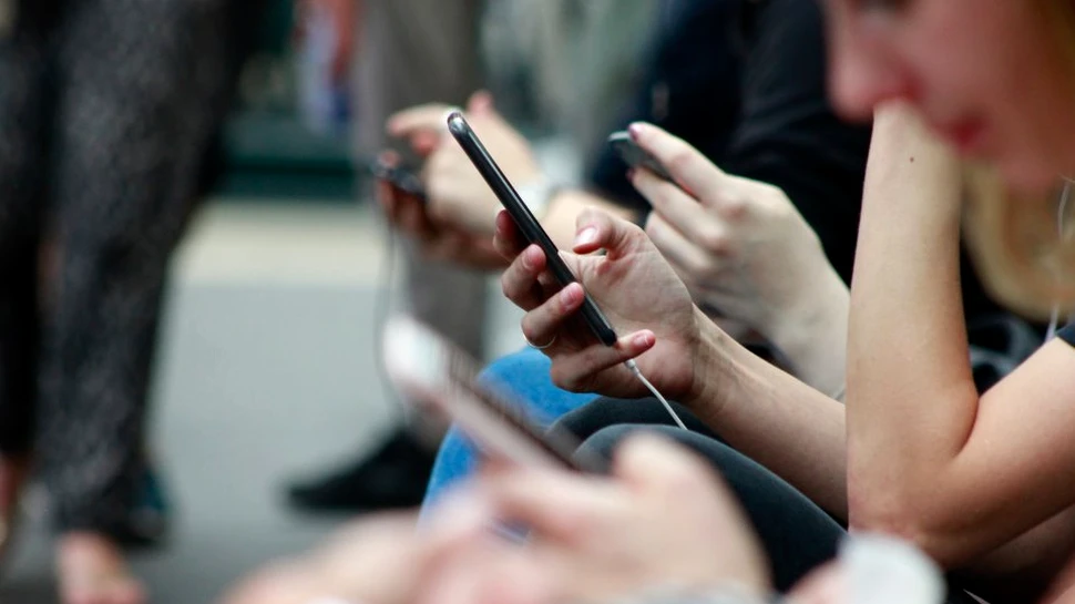 Inteligenţa artificială defineşte oamenii drept ”bărbaţi” sau ”femei”, iar aceasta este o problemă