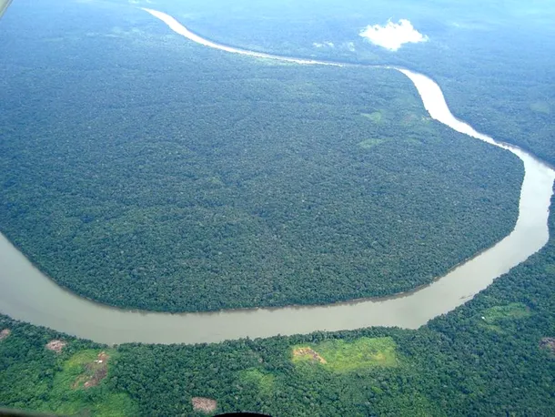 meandrele fluviului amazon