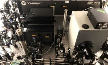 Cercetătorii au creat cea mai rapidă cameră din lume: la 10 trilioane de frame-uri pe secundă, poate vedea chiar şi lumina în mişcare lentă