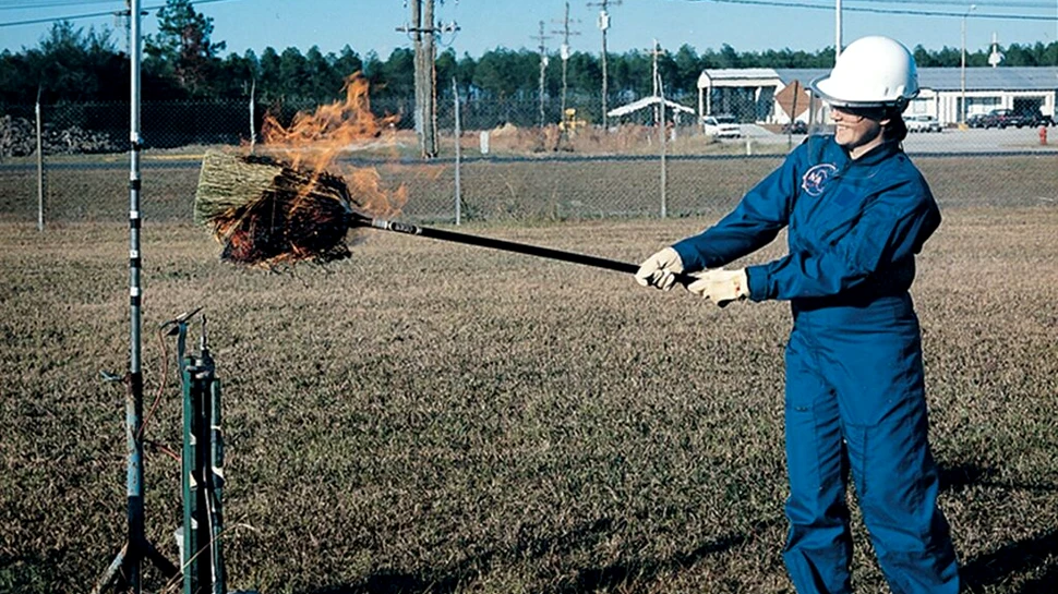 „Testul cu mătura”, unul dintre cele mai stupide experimente desfășurate vreodată la NASA
