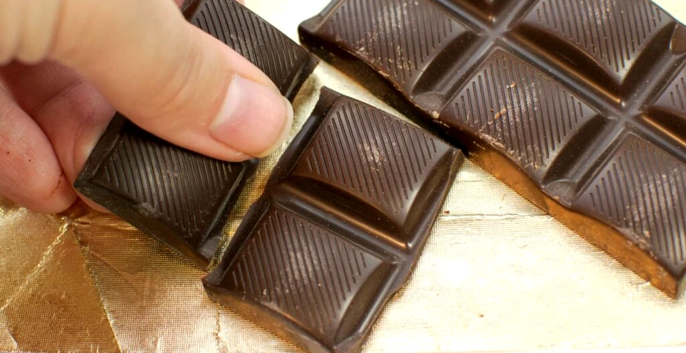 Ciocolata neagră reduce riscul de hipertensiune
