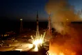 Un astronaut NASA și doi cosmonauți ruși au fost lansați în spațiu cu o navă rusească