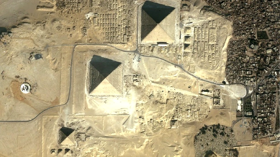 Un imens complex de pesteri se afla sub piramidele egiptene