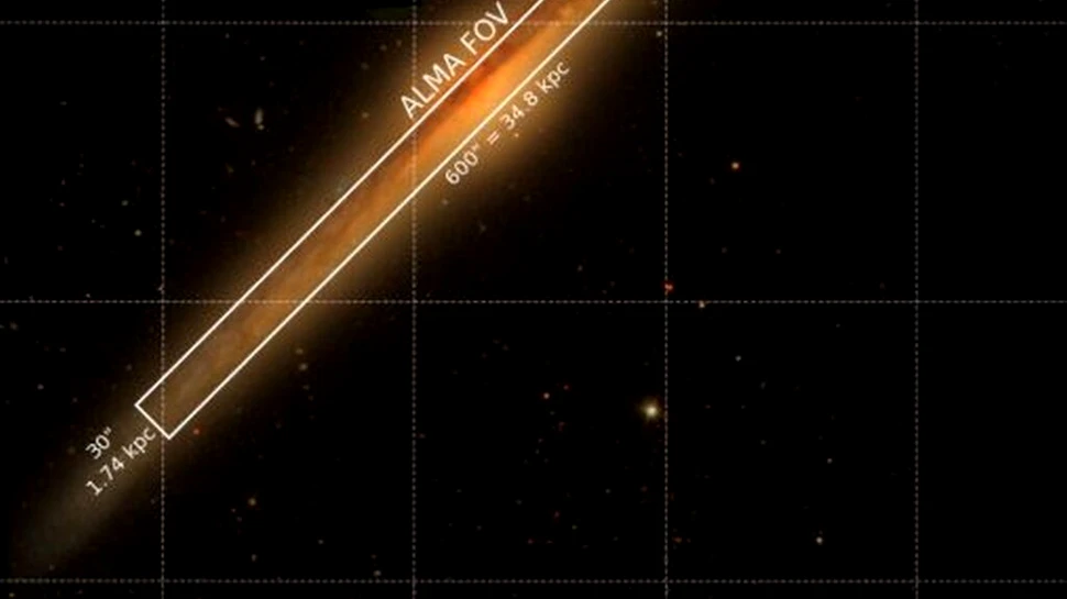 Ce a observat o rețea de telescoape pe discul unei galaxii bizare?