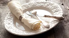 Istoria șervețelului. Cum a evoluat de la bucata de pânză a romanilor la șervețelul de hârtie