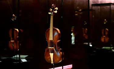 O vioară Guarneri, veche de 300 de ani, va fi scoasă la licitație