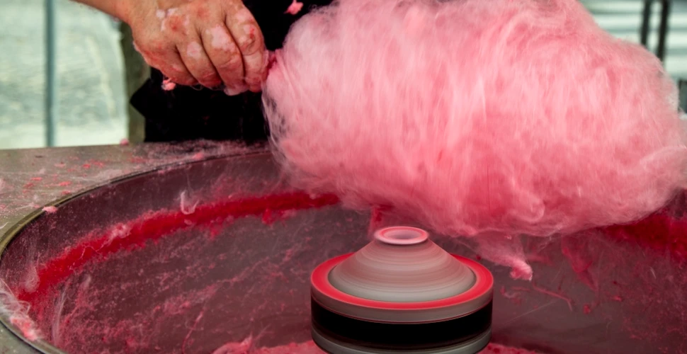 Oamenii de ştiinţă folosesc maşinăria de vată de zahăr pentru a crea vase sanguine artificiale. FOTO+VIDEO