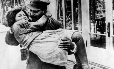 Povestea de dragoste cu final tragic dintre Nadejda şi Iosif Stalin. Femeile roiau în jurul liderului rus, iar Nadejda era măcinată de gelozie