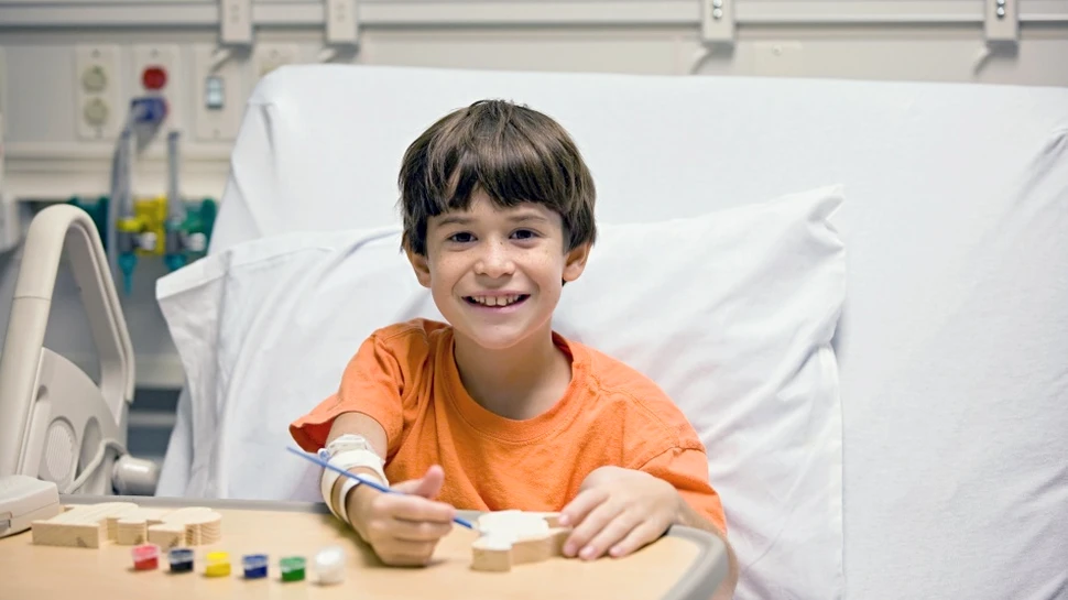 Cum îţi poţi ajuta copilul să simtă mai puţină durere atunci când este bolnav?