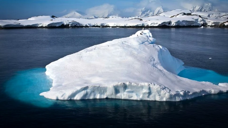 Topirea gheţarilor sub apă are loc cu o viteză mai mare faţă de ce s-a crezut