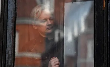 Julian Assange se căsătorește în închisoare