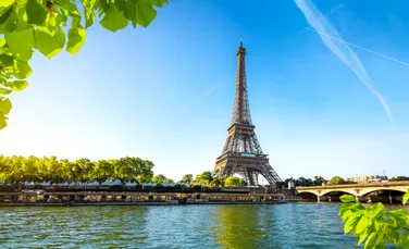 Turnul Eiffel împlineşte astăzi 136 de ani