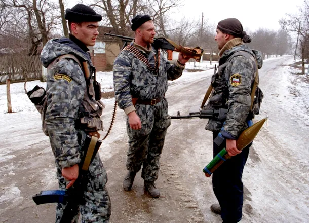 Soldaţi din trupele speciale ruse detaşaţi în Cecenia.