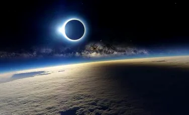 Urmăreşte LIVE eclipsa de Soare care are loc în momentul acesta în Oceanul Pacific – VIDEO