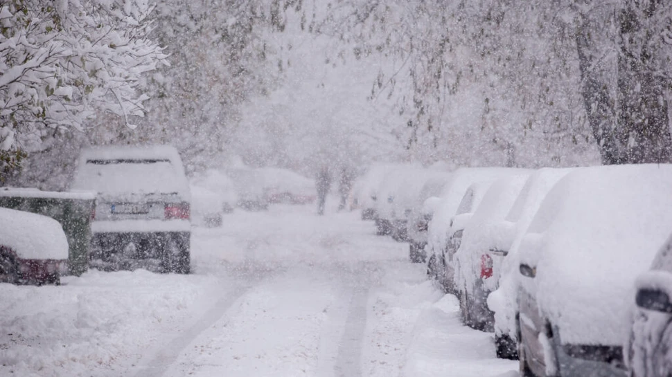 Informare meteorologică de ninsori, polei și viscol valabilă în toată țară