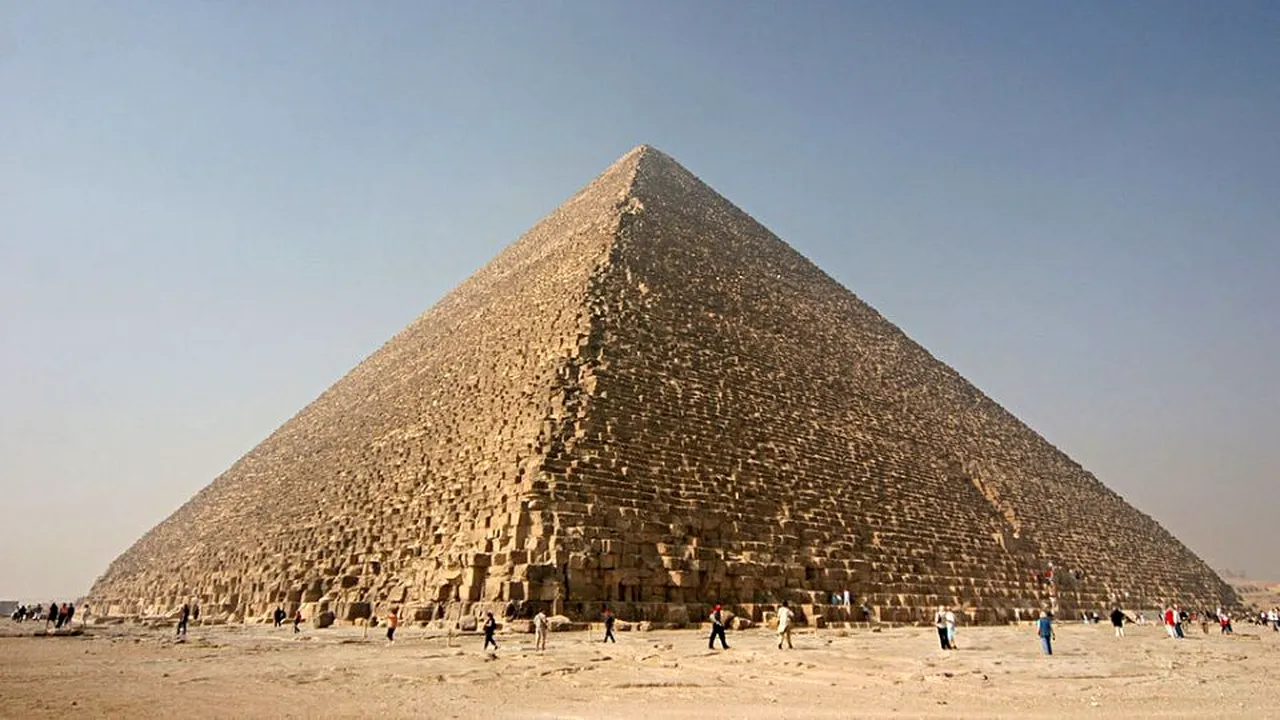 1-1024px-kheops-pyramid 