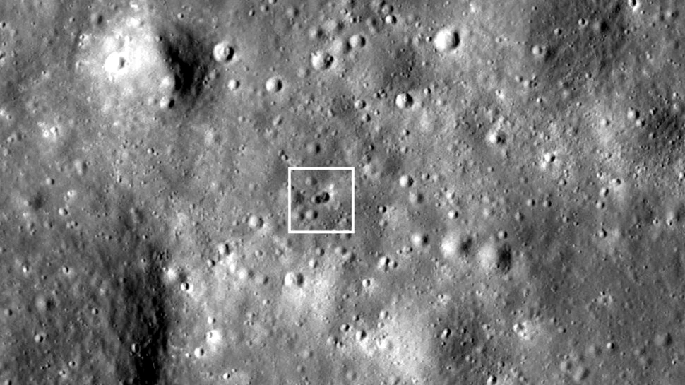 Craterul rachetei prăbușite pe Lună a fost găsit de astronomi