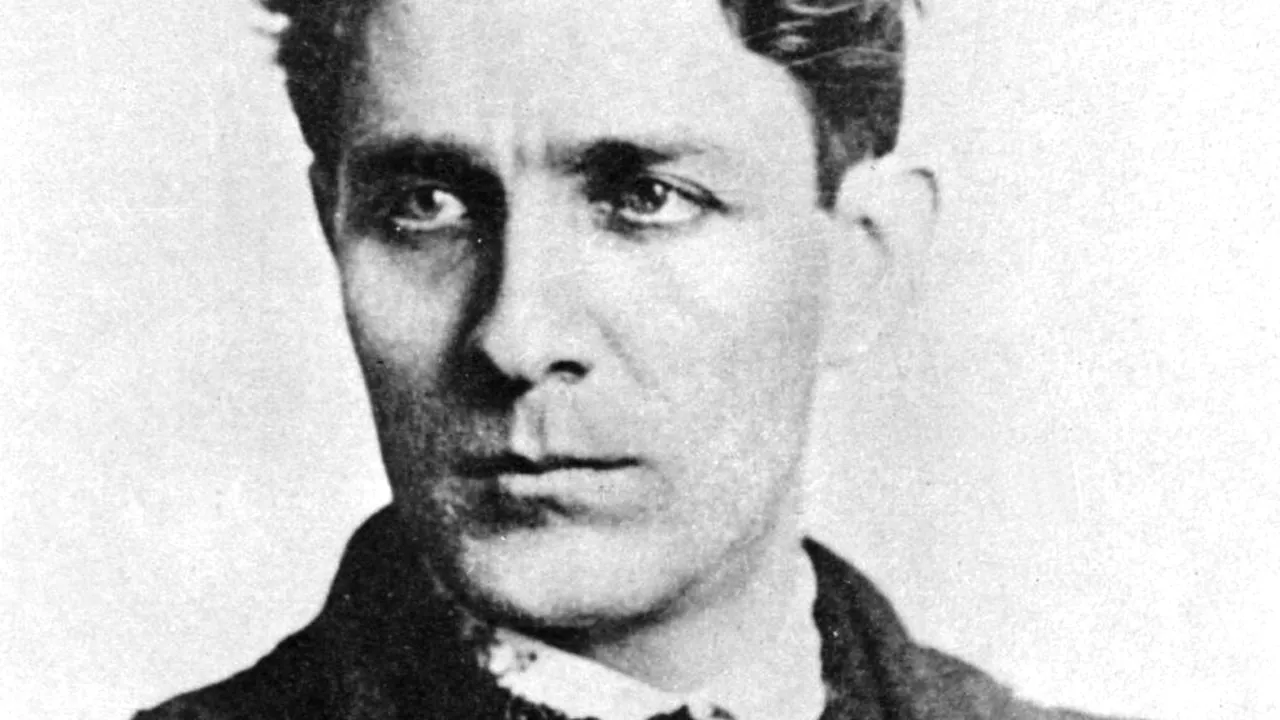 Corneliu-Zelea-Codreanu-profi_descopera 
