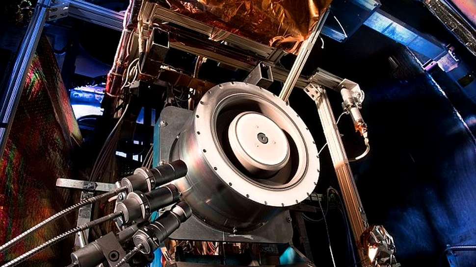 Sistemul ce ar putea duce omenirea pe Marte: NASA a finalizat testele propulsorului cu ioni