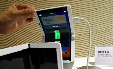 Smartphone-ul  cu display care se pliază