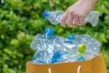 Cum putem să reducem ambalajele alimentare care poluează
