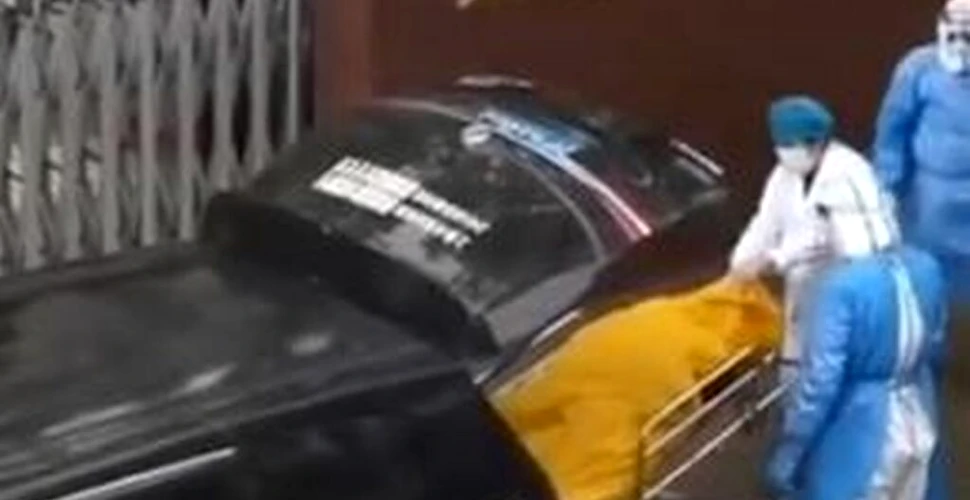 Imagini virale din Shanghai. Un bărbat a fost declarat mort din greșeală și dus la morgă într-un sac