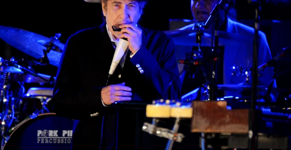 De ce a folosit Bob Dylan o mașină pentru a-și duplica semnătura? Cântărețul și-a cerut public scuze