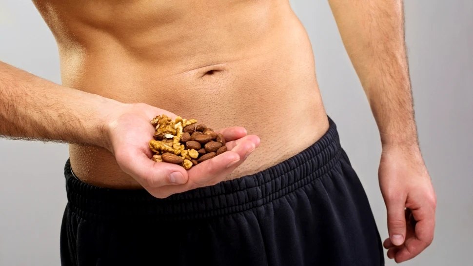 De ce ar trebui ca fiecare bărbat să consume şapte migdale pe zi?