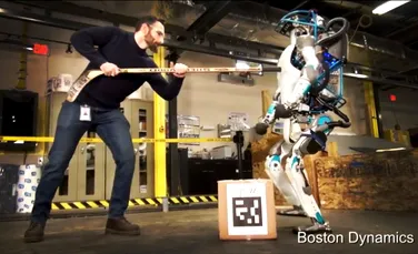 Este etic să loveşti un robot?