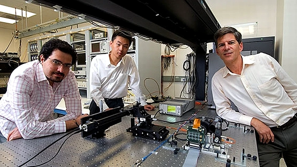 Cel mai subţire endoscop din lume are grosimea unui fir de păr