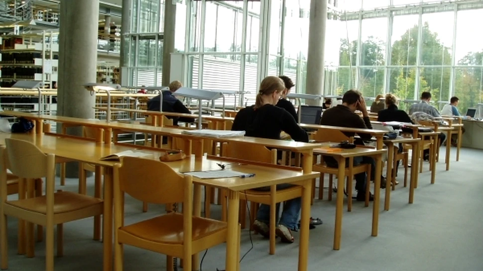 Statul pe scaun dăunează sănătăţii