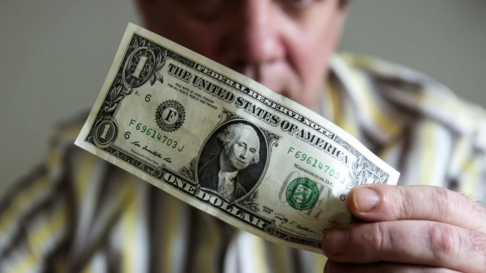 Peste un miliard de oameni trăiesc cu doar un dolar pe zi. Românii ce se numără printre ei, în The Guardian (FOTO)