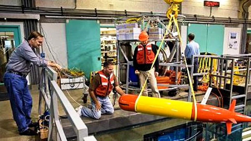 Un robot subacvatic va calatori luni intregi prin ocean, studiind vietuitoarele marine