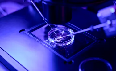 Un medicament pe bază de aur este de 27 de ori mai puternic decât chimioterapia