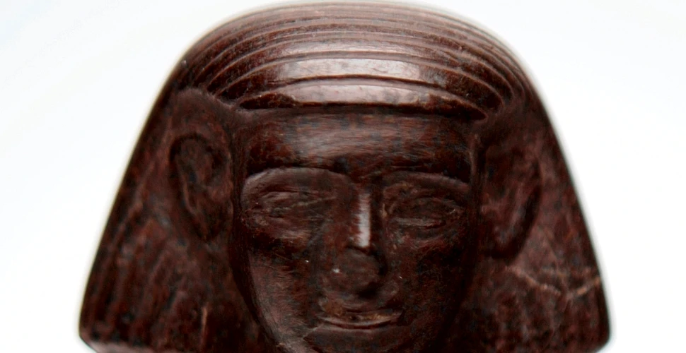 Misterul faraonului din muzeu: de ce se mişcă singură o statuie veche de 5.000 de ani? (VIDEO)