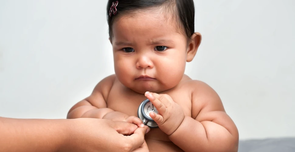 Tot mai mulţi copii se nasc deja obezi. Cum explică specialiştii fenomenul?