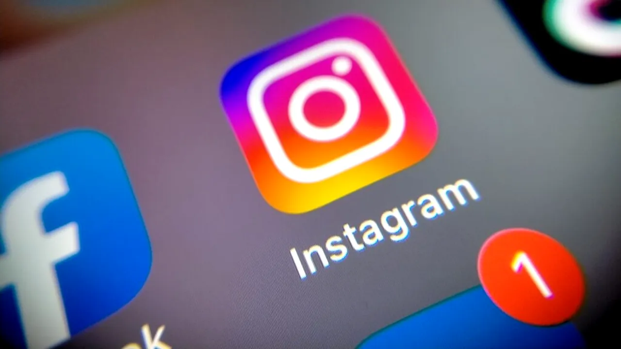 Instagram 