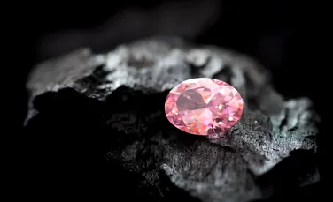 Secretul diamantelor roz, elucidat: Cercetătorii au găsit „ingredientul lipsă”