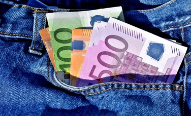 Câți dintre angajaţii români câştigă peste 1.000 de euro net pe lună