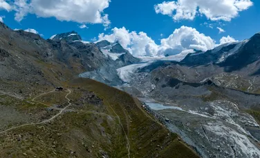 Ghețarii elvețieni au pierdut un sfert din volum numai în ultimul deceniu