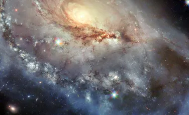 Telescopul Hubble a surprins o galaxie spectaculoasă care ascunde un defect major