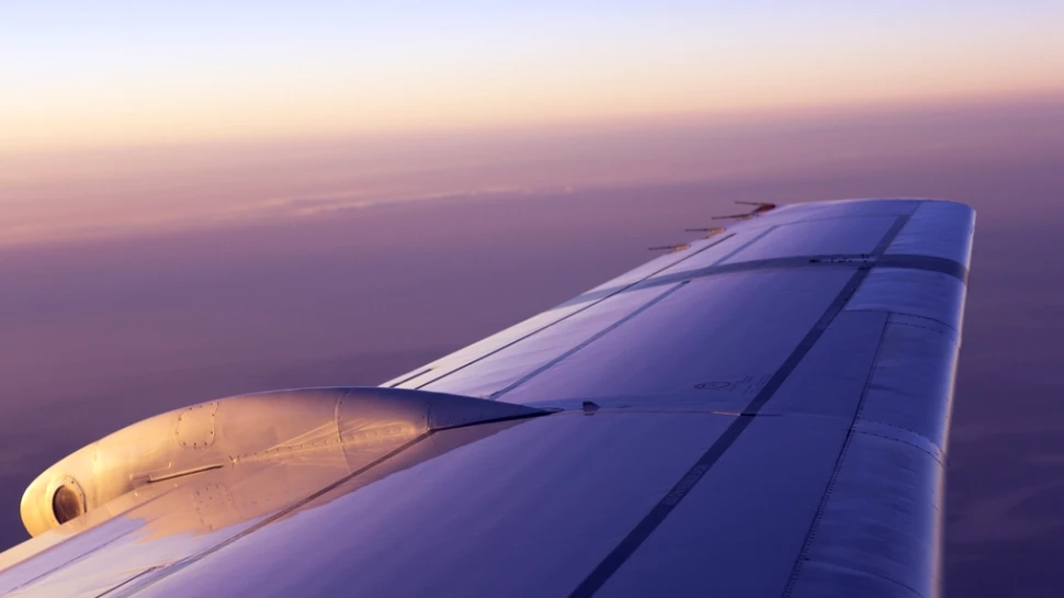 Un elveţian vrea să ajungă în stratosferă cu un avion alimentat cu energie solară