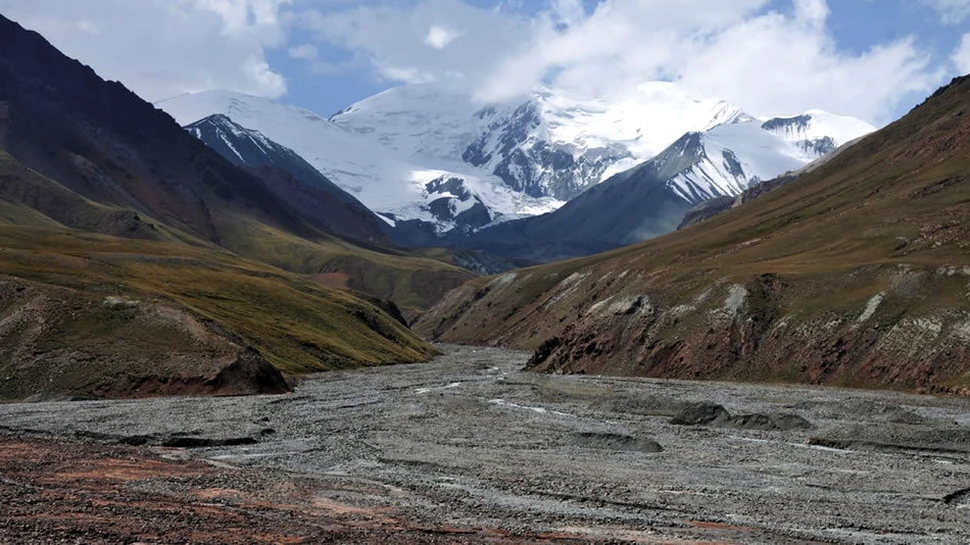 Fotografia zilei – Two Ride Pamir