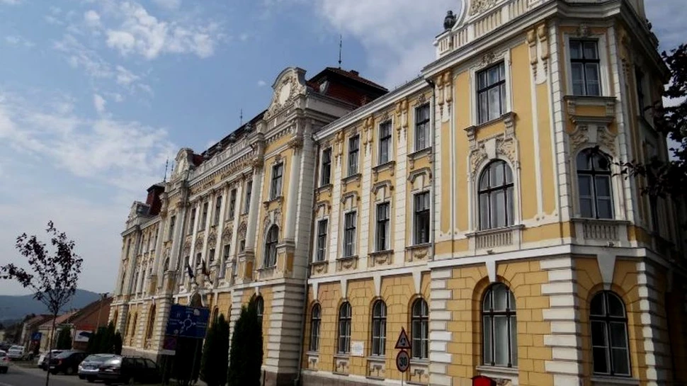 Plăcuțele cu nume de străzi din Miercurea Ciuc trebuie schimbate. Decizia Curții de Apel este definitivă