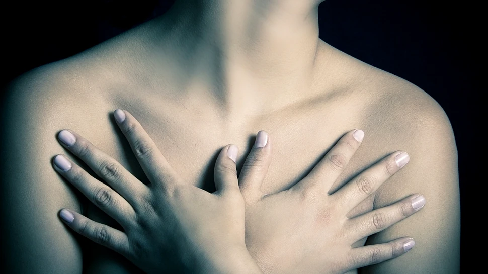 Testul ce detectează cu 10 ani în avans riscul de a suferi de cancer mamar, cea mai nouă invenţie a cercetătorilor britanici