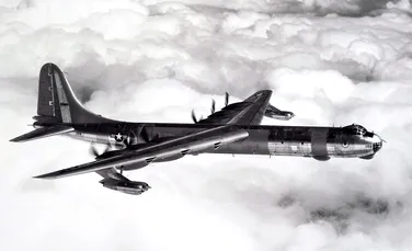 Un bombardier B-52 ar putea fi folosit până în 2097