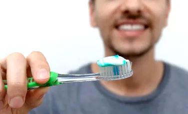 Ce legătură există între sănătatea orală și creier: Conexiunea ascunsă dintre gingii și boli precum Alzheimer, Parkinson sau depresie