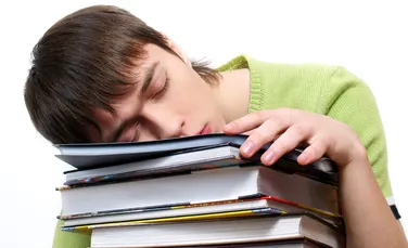 Uluitoarele abilităţi ale creierului uman: un studiu arată că poate să clasifice cuvinte în timpul somnului!