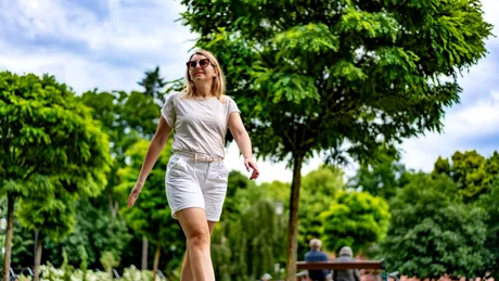 Test de cultură generală. De ce dăm din mâini atunci când mergem?